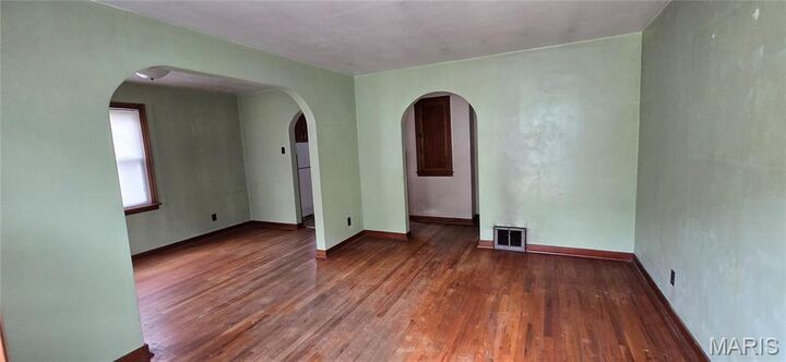 Property Photo:  511 Averill Avenue  MO 63135 