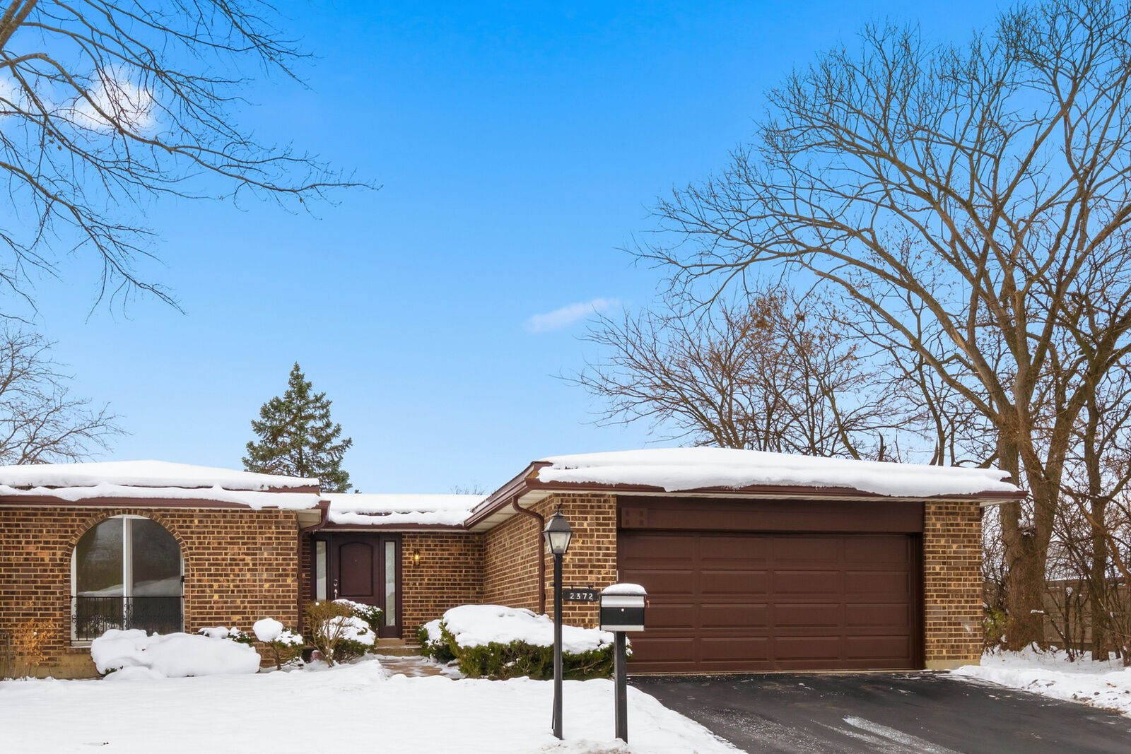 Property Photo: 2372 Salceda Drive IL 60062