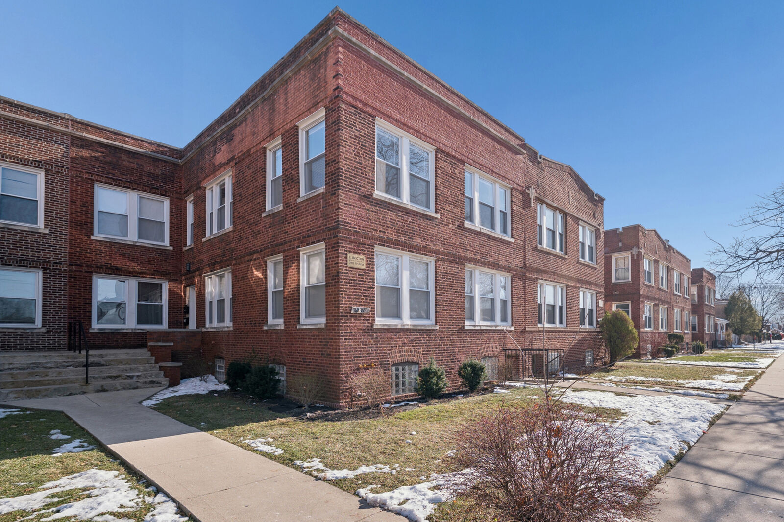 Property Photo:  9635 S Forest Avenue 2  IL 60628 