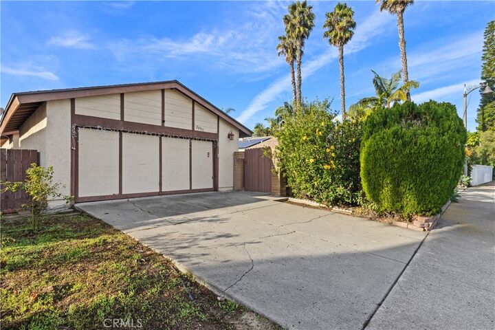 Property Photo:  26931 Colmenar  CA 92692 