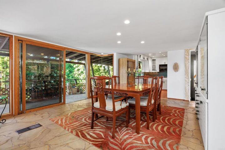 Property Photo:  828 Hygeia Avenue  CA 92024 