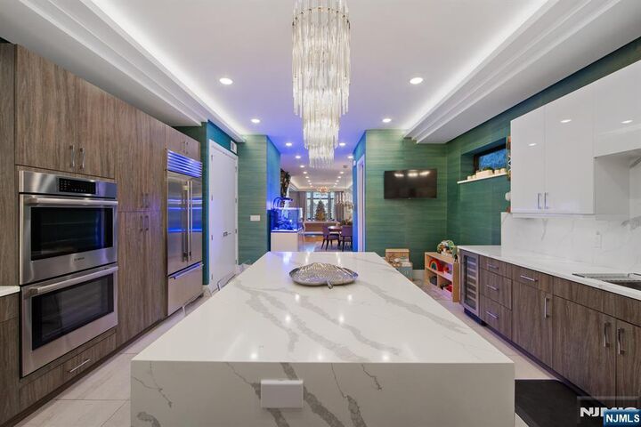 Property Photo:  606 Undercliff Avenue 1  NJ 07020 