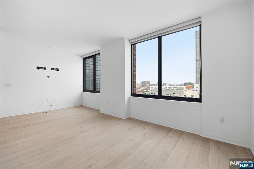 Property Photo:  151 Bay Street 1709  NJ 07302 