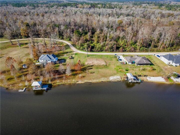 Property Photo:  226 Kokomo Lane  LA 70431 