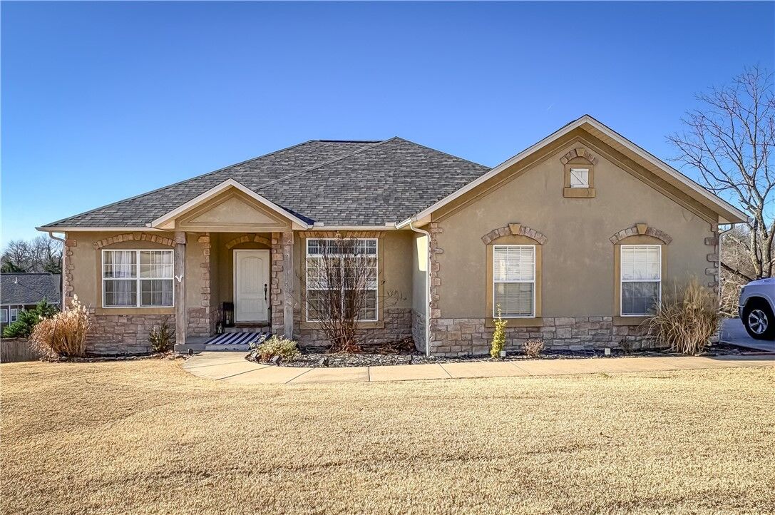 Property Photo:  1220 W Holt Avenue  AR 72601 