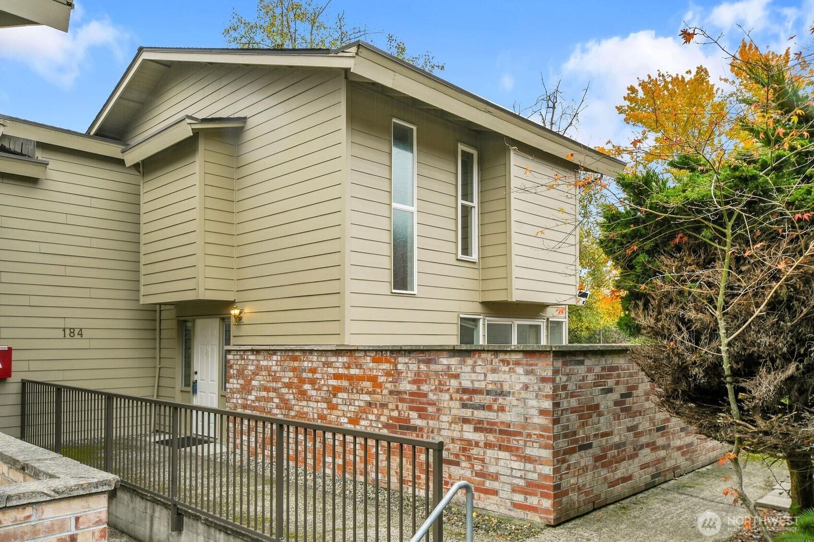 Property Photo:  184 SW 200th Street  WA 98166 