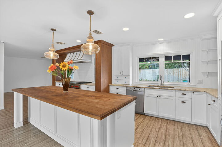 Property Photo:  28 Hickory Hill Road  FL 33469 