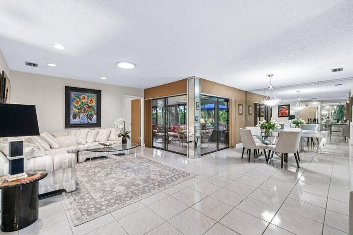 Property Photo: 5944 Forest Grove Drive 4 FL 33437