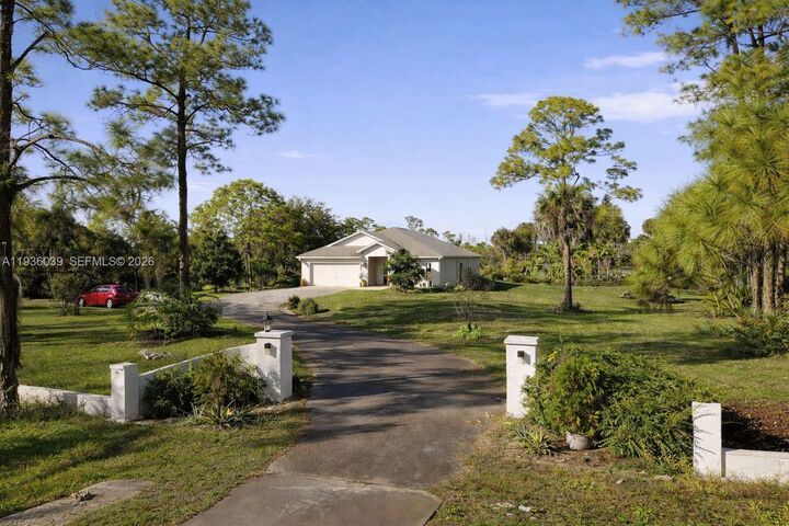 Property Photo:  2625 SE 40th Ave  FL 34117 