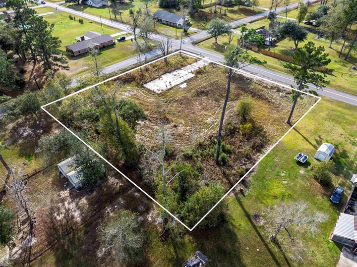 Property Photo:  422 Debra Lane  LA 70611 