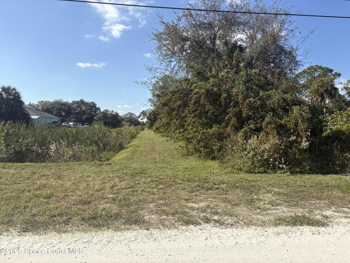 Property Photo:  8615 95th Avenue  FL 32967 
