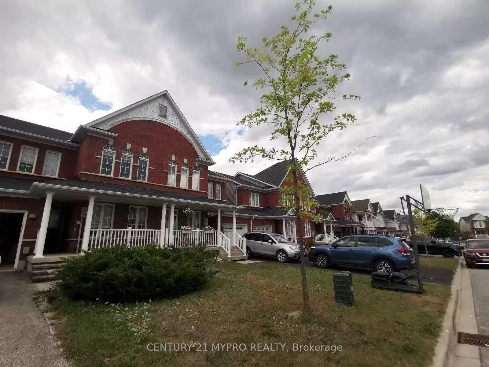 Property Photo:  24 Beatrice Lane  ON L4M 7G5 