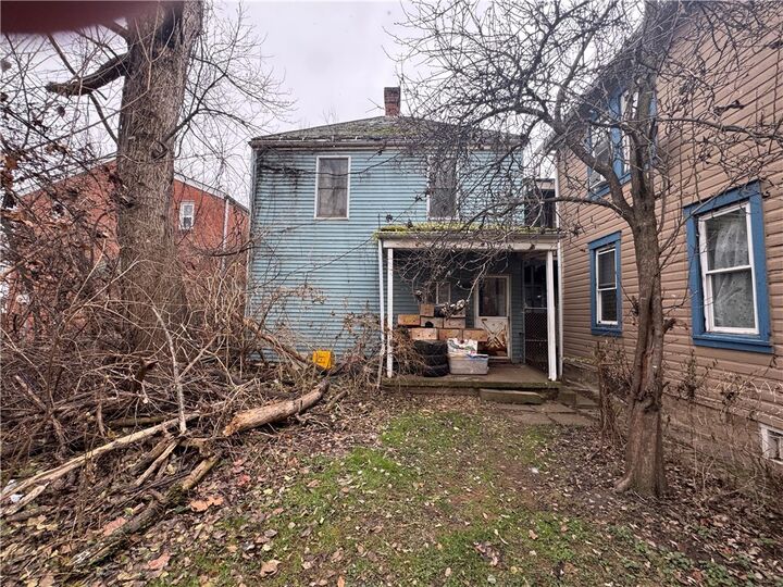Property Photo:  1415 Margaret St  PA 15120 
