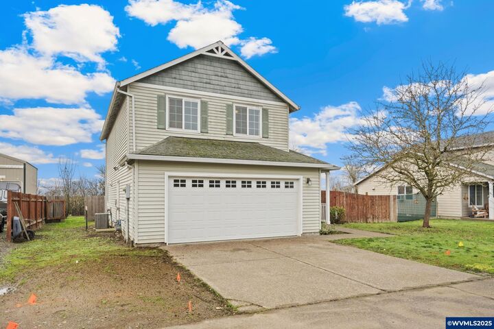 Property Photo:  620 Studer Pl  OR 97026 