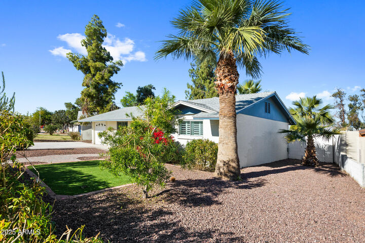 Property Photo:  1614 W Inverness Drive  AZ 85282 