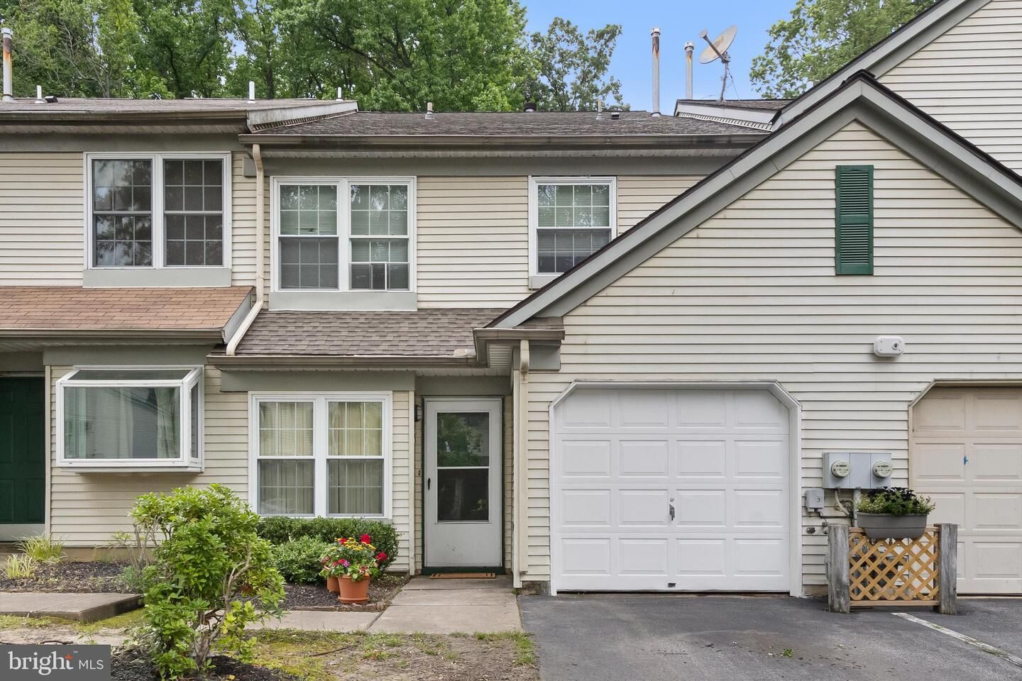 Property Photo:  513 Stonebridge Boulevard  DE 19720 