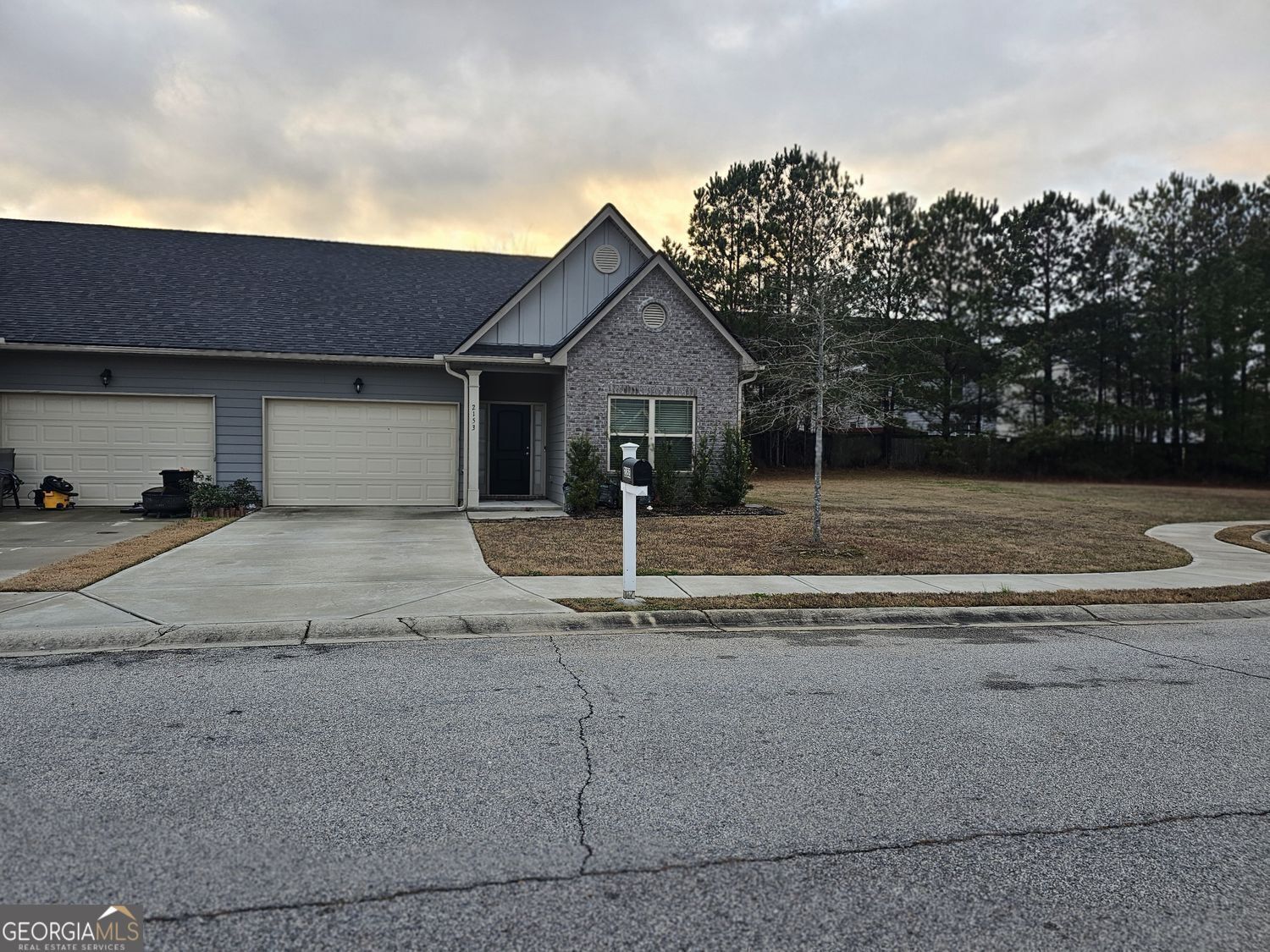 Property Photo:  2153 Red Oak Circle  GA 30291 
