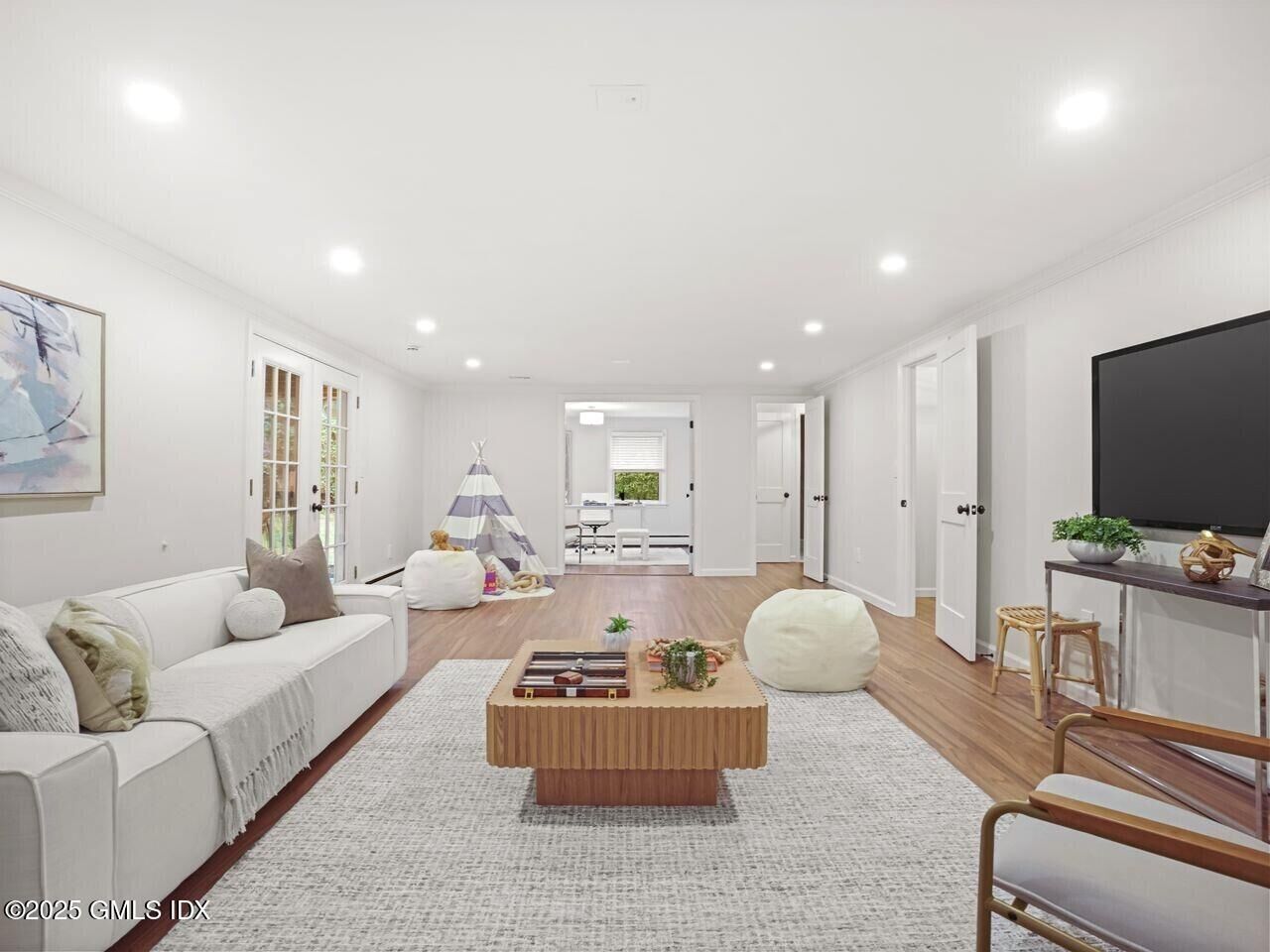 Property Photo: 48 Meyer Place CT 06878