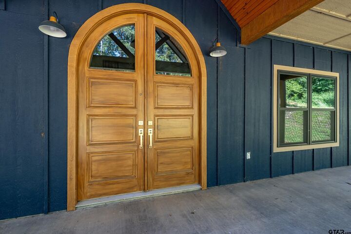 Property Photo: 2133 E Holly Trail TX 75765