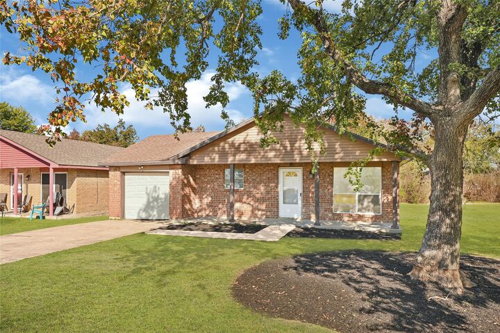 Property Photo:  3322 1st Avenue S  TX 77590 