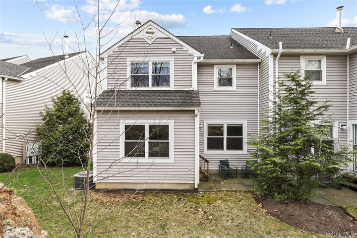 Property Photo:  10 Guilford Circle  NY 10526 