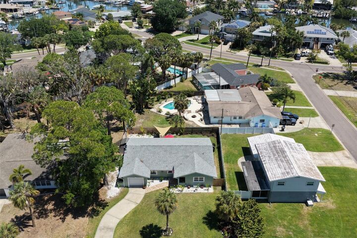 Property Photo: 1667 N Dakota Avenue NE FL 33703
