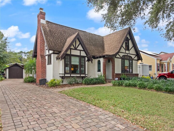 Property Photo:  818 Stetson Street  FL 32804 