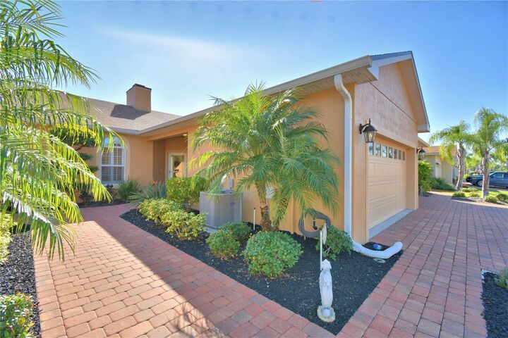 Property Photo: 1614 Linz Court FL 33884