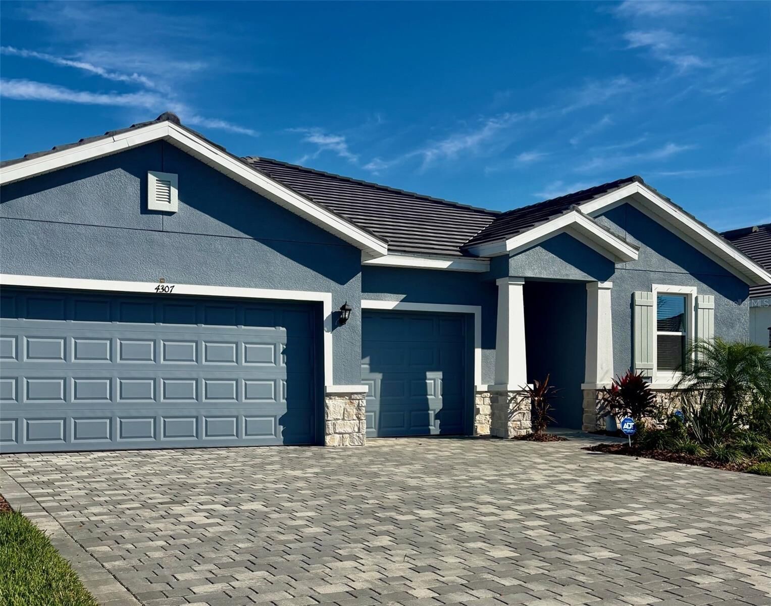 Property Photo:  4307 Pullet Court  FL 34211 