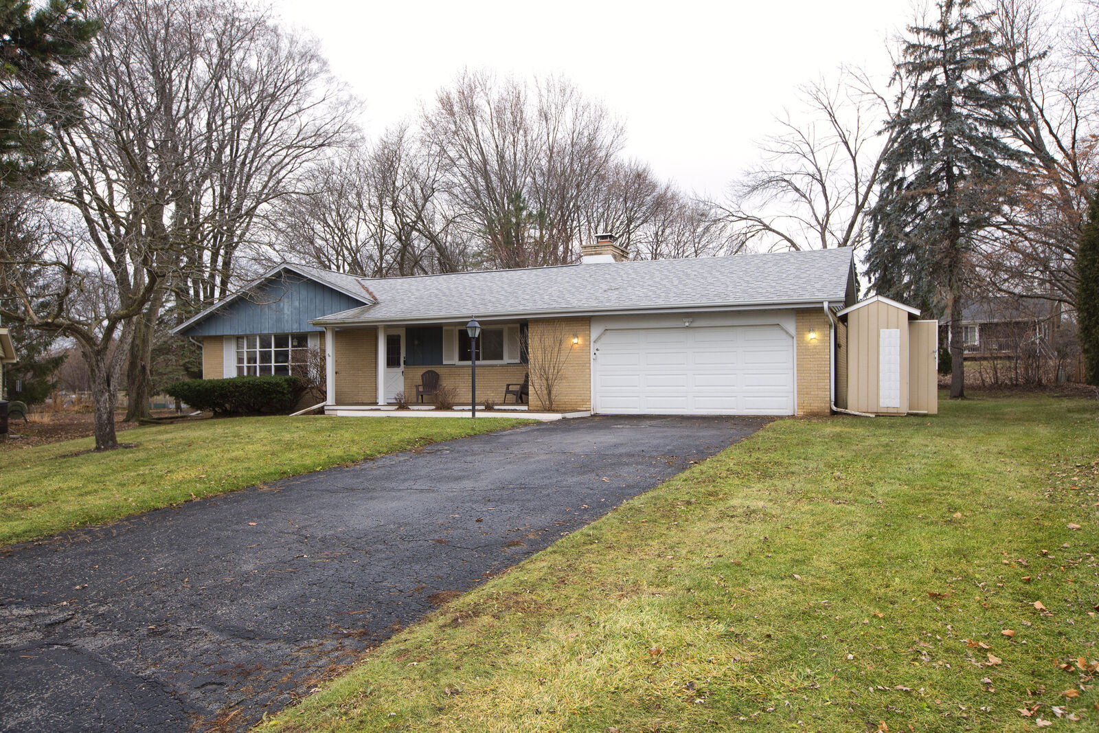 Property Photo:  6535 N Braeburn Ln  WI 53209 