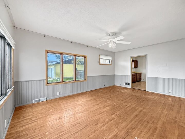 Property Photo:  1422 2nd St. SE  ND 58701 