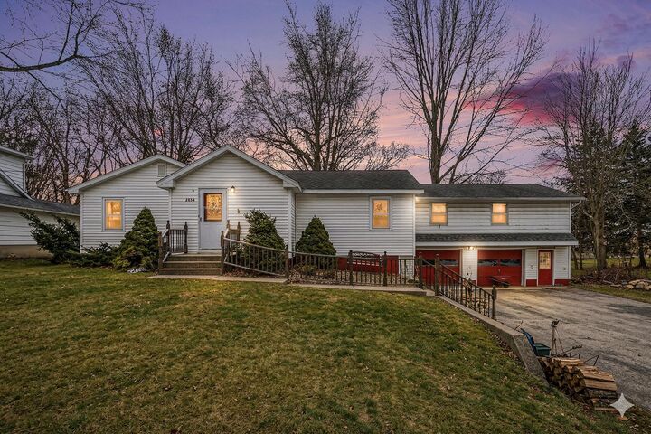 Property Photo:  2854 Oak Street  MI 49127 