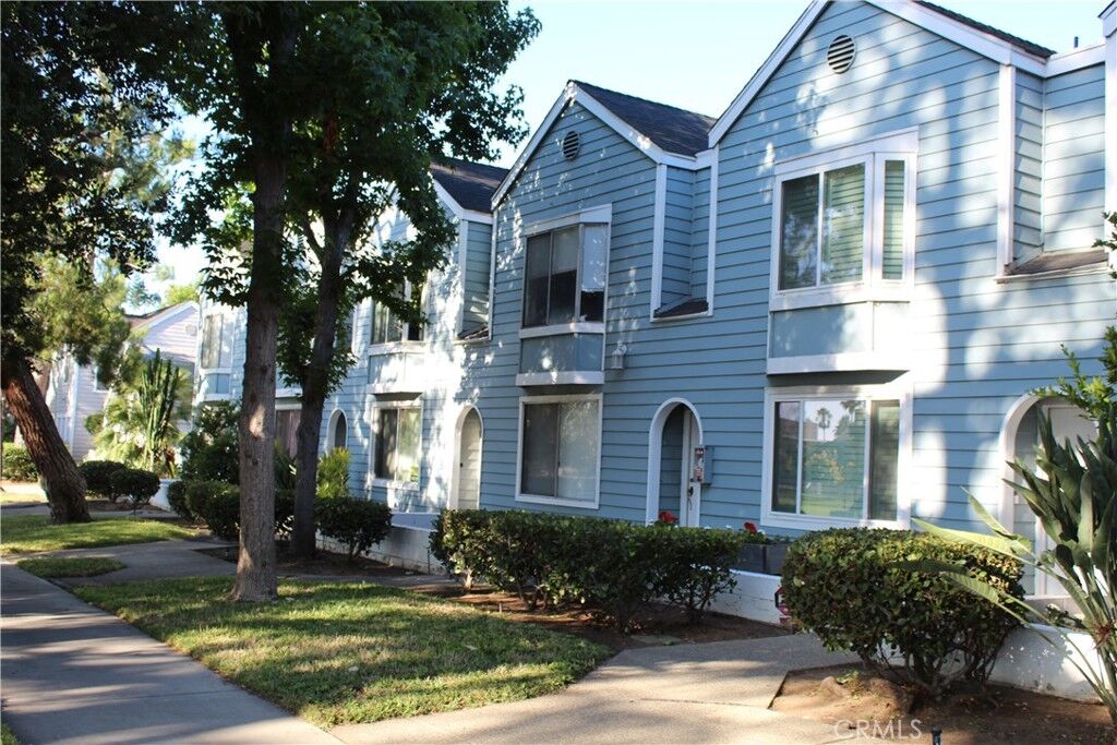 Property Photo:  591 N Garfield 5  CA 91101 