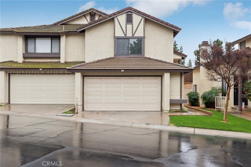 Property Photo: 5050 Canyon Crest Drive 22 CA 92507