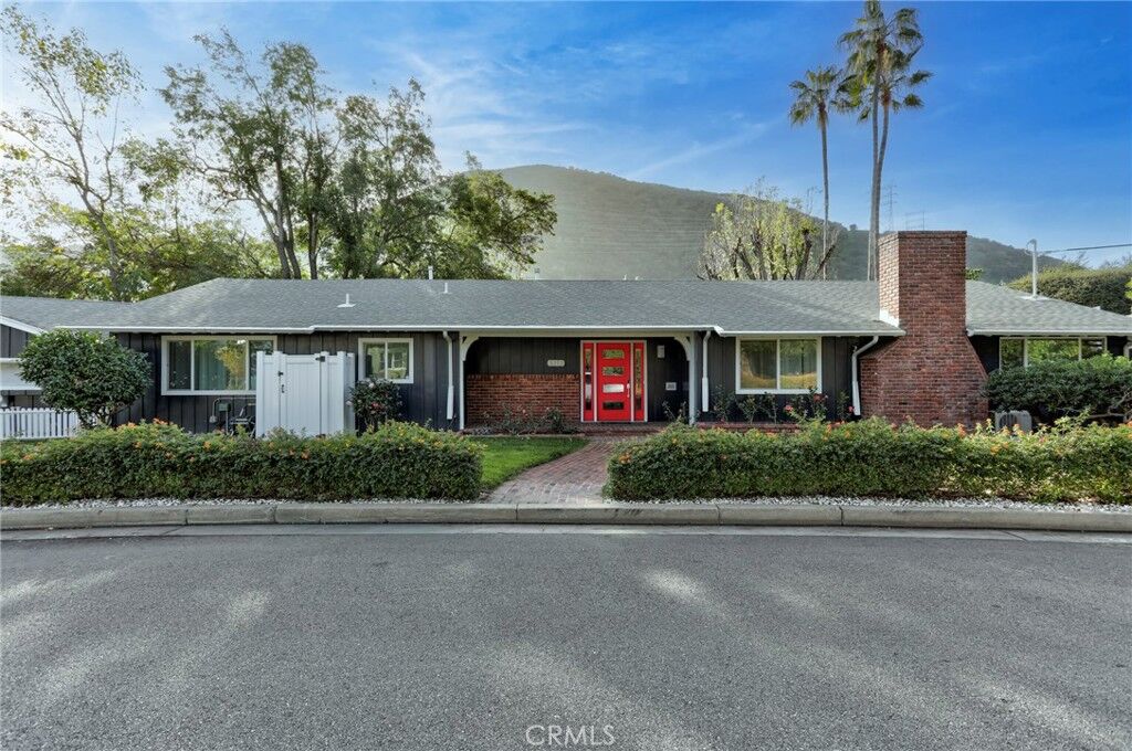 Property Photo:  3212 W Valley Heart Drive  CA 91505 