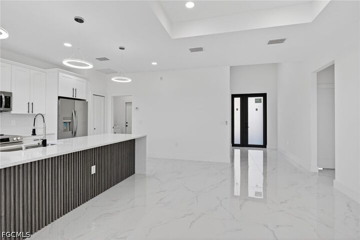 Property Photo: 3905 11th Street SW FL 33976