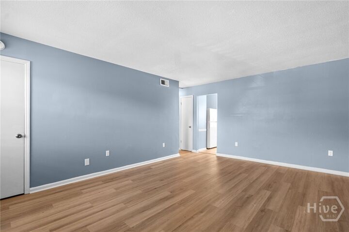 Property Photo:  2511 Oak Forest Drive B  GA 31404 