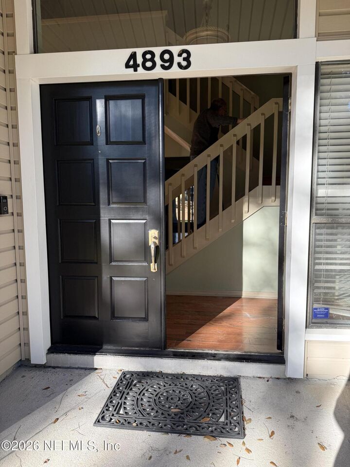 Property Photo: 4893 E Northford Place E FL 32257