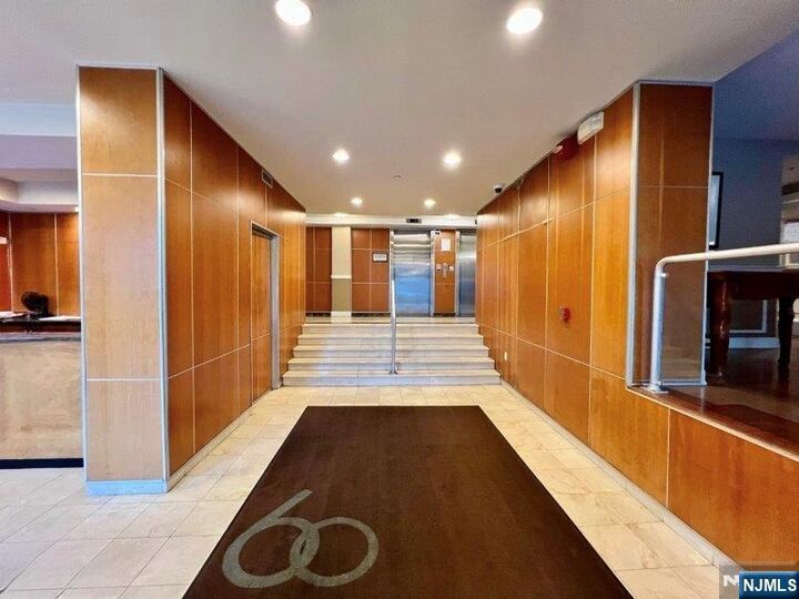 Property Photo:  60 Parkway Drive 10G  NJ 07017 