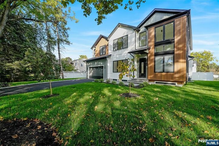 Property Photo:  33 Oliver Road  NJ 07652 