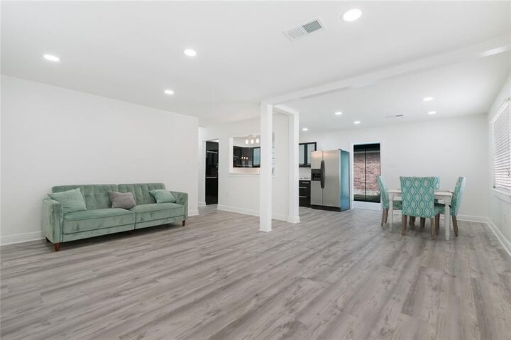 Property Photo:  1100 Rosa Avenue  LA 70005 