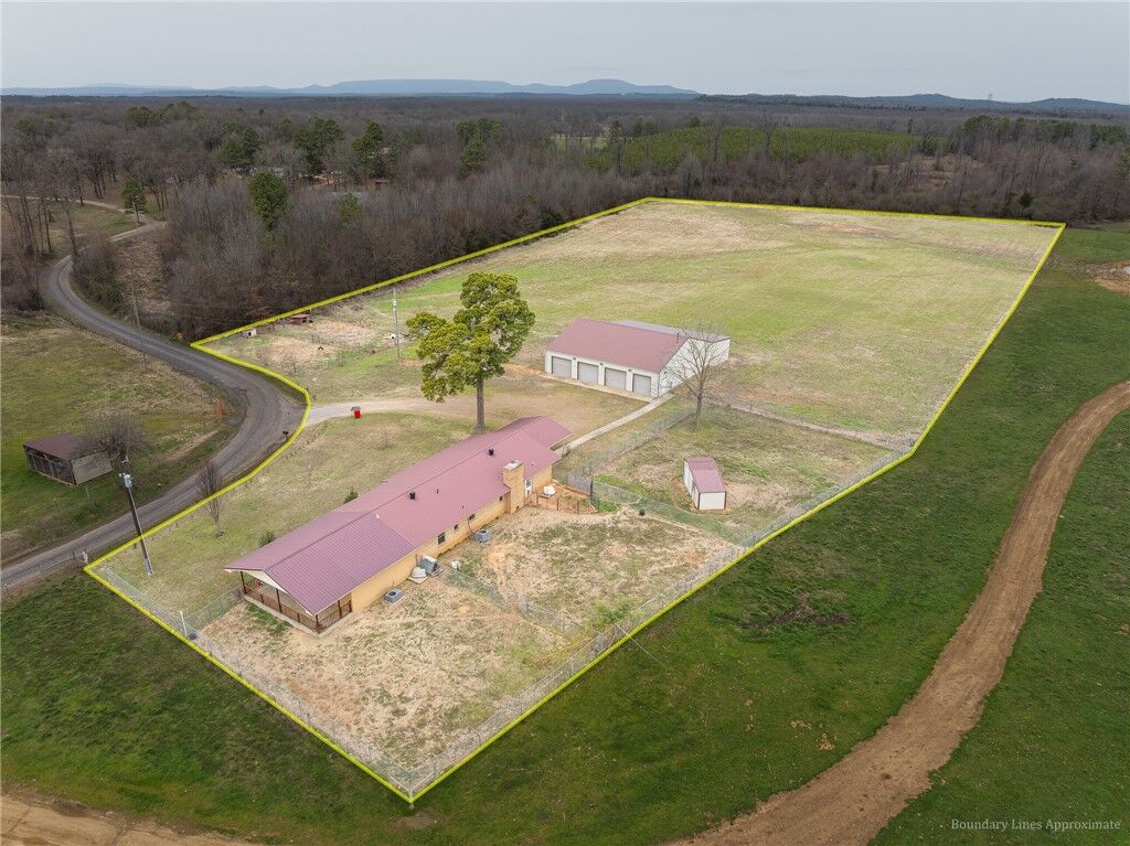 Property Photo: 10390 Eden Road AR 72853