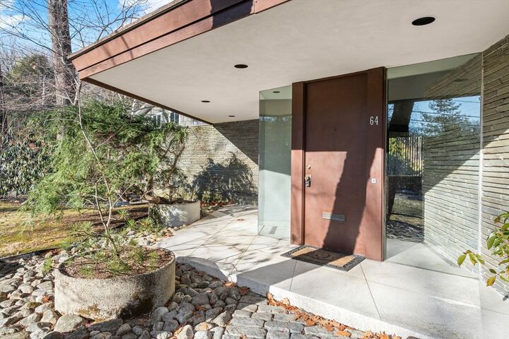 Property Photo:  64 Oak Hill Rd  MA 01609 