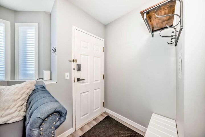 Property Photo:  1014 14 Avenue SW 106  AB T2R 0P1 