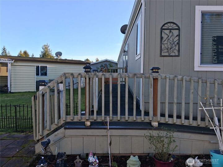 Property Photo:  815  124th Street SW 90  WA 98204 