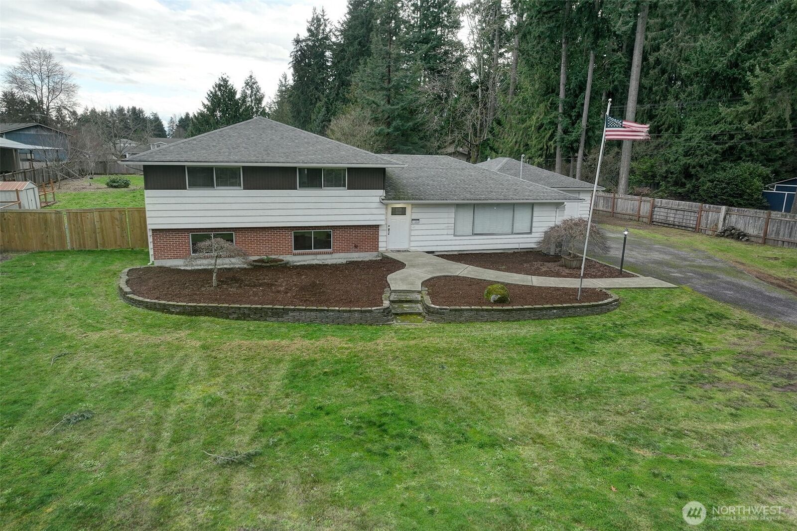 Property Photo:  11002  147 Street E  WA 98374 