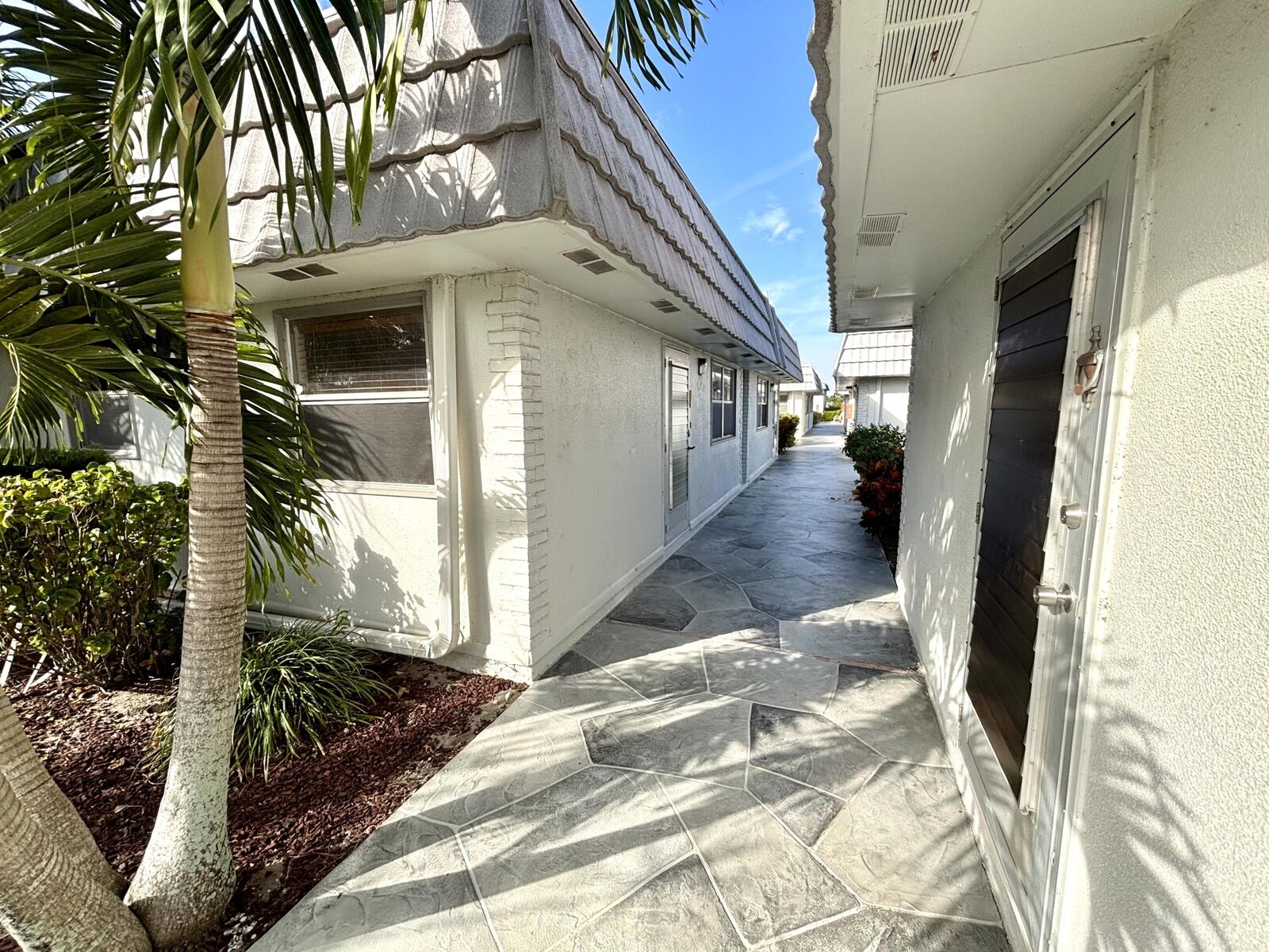 Property Photo:  185 Valencia H  FL 33446 