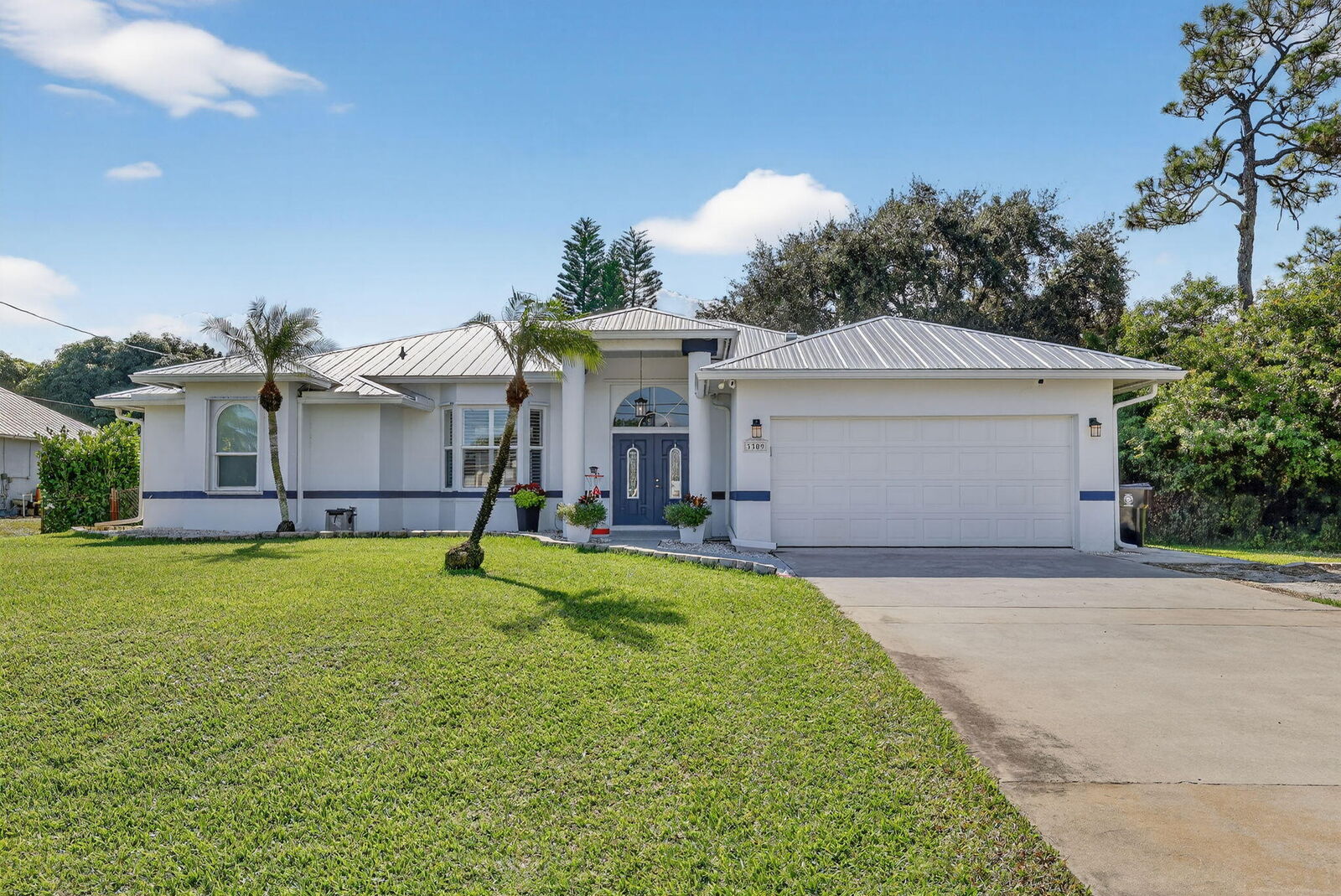 Property Photo: 3309 SE West Snow Road FL 34984
