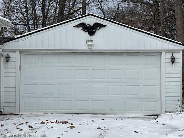 Property Photo: 32468 Rosslyn Avenue MI 48135