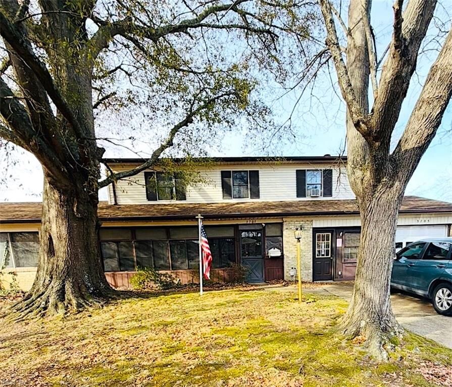 Property Photo: 3705 Kings Point Arch VA 23452